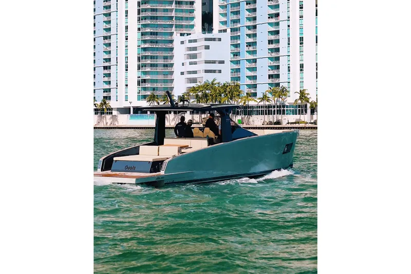 Slide: The Image of Tesoro T40 Inboard 2022 - 115