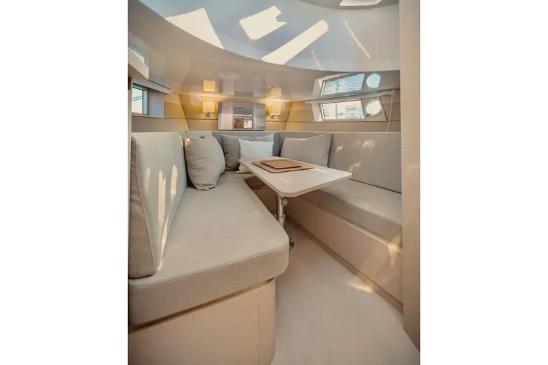 Slide: The Image of Tesoro T40 Inboard 2022 - 61