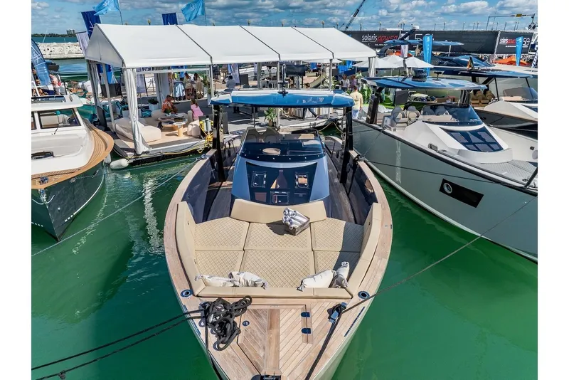 Slide: The Image of Tesoro T40 Inboard 2022 - 65