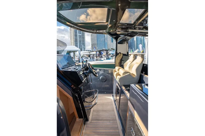 Slide: The Image of Tesoro T40 Inboard 2022 - 72