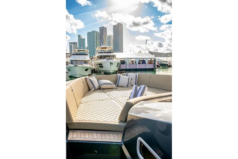 Slide: The Image of Tesoro T40 Inboard 2022 - 73