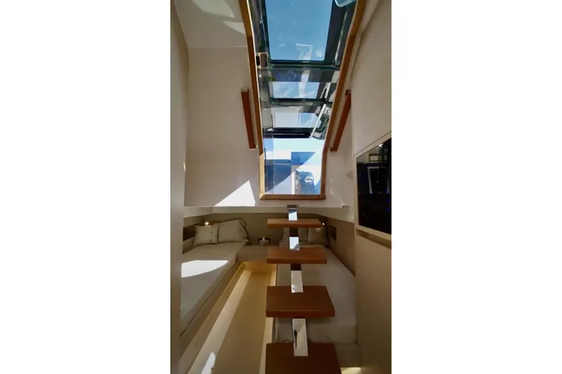 Slide: The Image of Tesoro T40 Inboard 2022 - 76