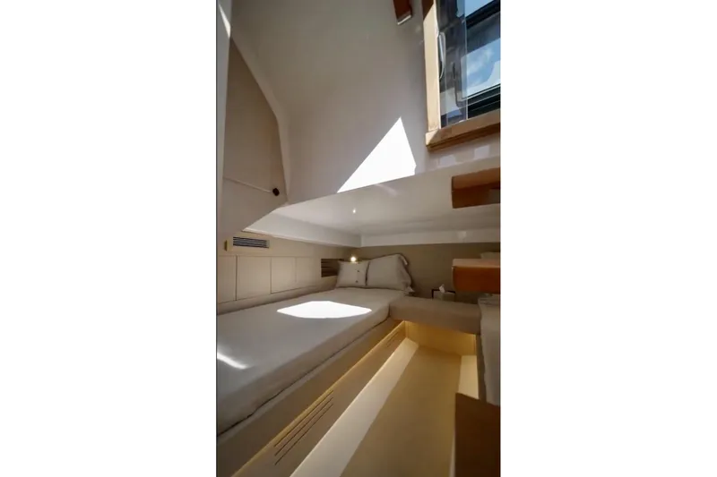 Slide: The Image of Tesoro T40 Inboard 2022 - 77