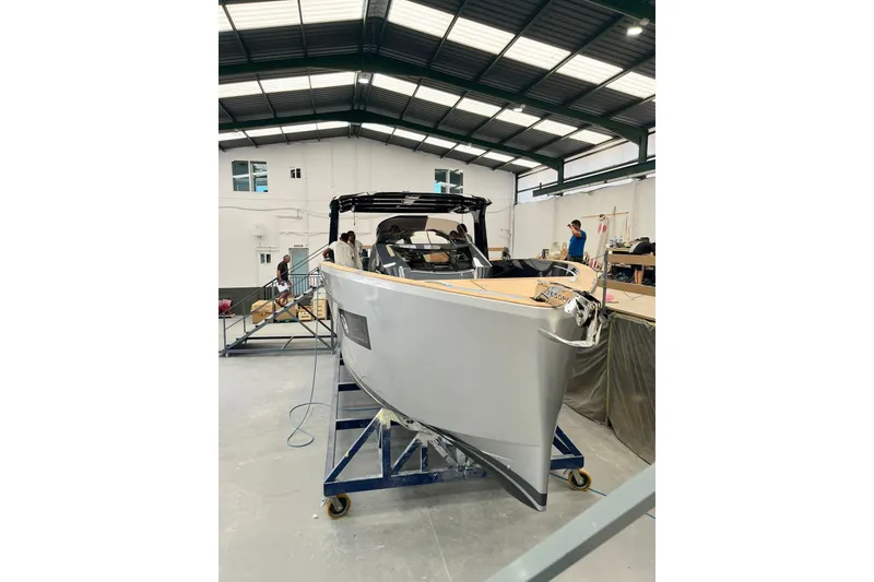 Slide: The Image of Tesoro T40 Inboard 2022 - 78