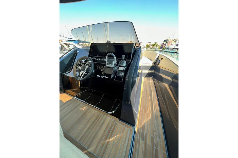 Slide: The Image of Tesoro T40 Inboard 2022 - 81