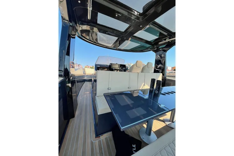 Slide: The Image of Tesoro T40 Inboard 2022 - 85