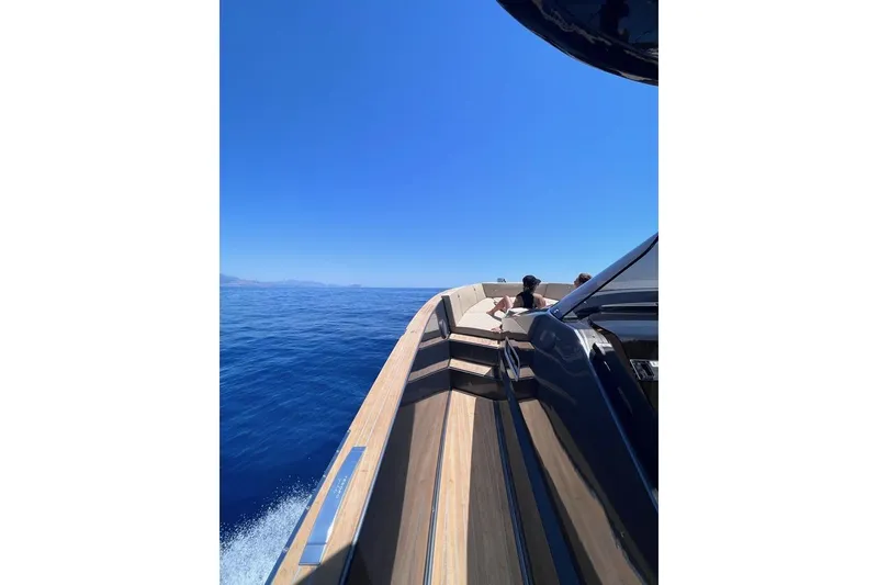 Slide: The Image of Tesoro T40 Inboard 2022 - 88