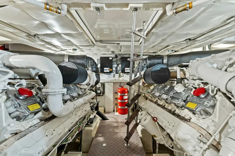 Slide: The Image of Ferretti 620 2013 - 61