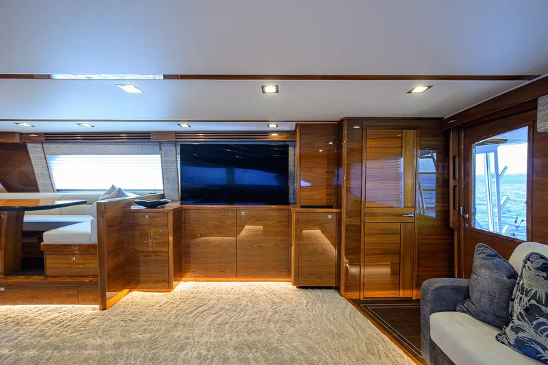 Slide: The Image of Viking 80 A SALT WEAPON - Salon TV - 12