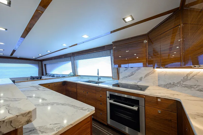 Slide: The Image of Viking 80 A SALT WEAPON - Galley - 16