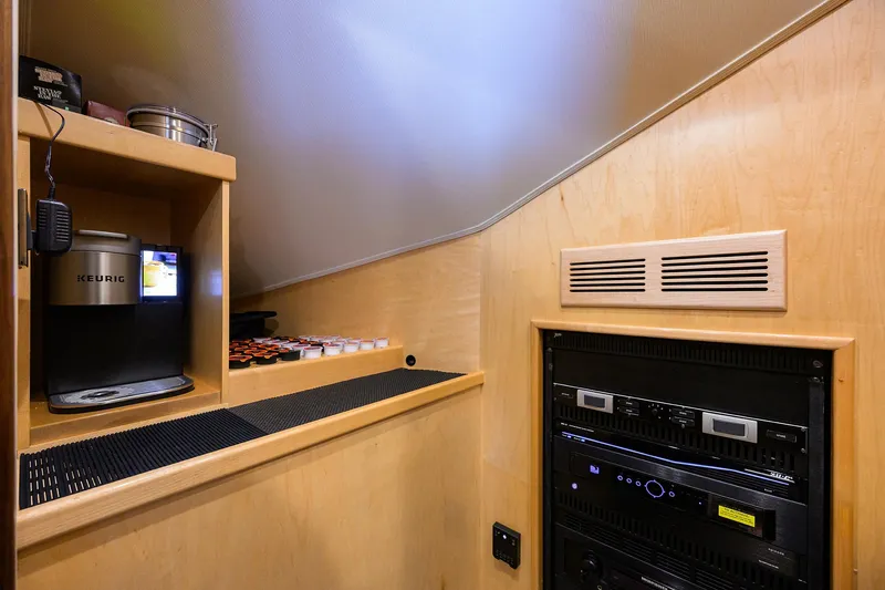 Slide: The Image of Viking 80 A SALT WEAPON - Electrical Panel - 23