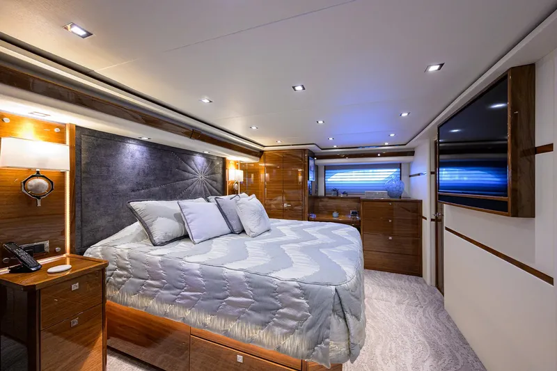 Slide: The Image of Viking 80 A SALT WEAPON - Master Stateroom - 25