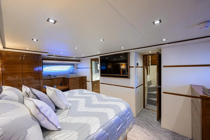 Slide: The Image of Viking 80 A SALT WEAPON - Master Stateroom - 26