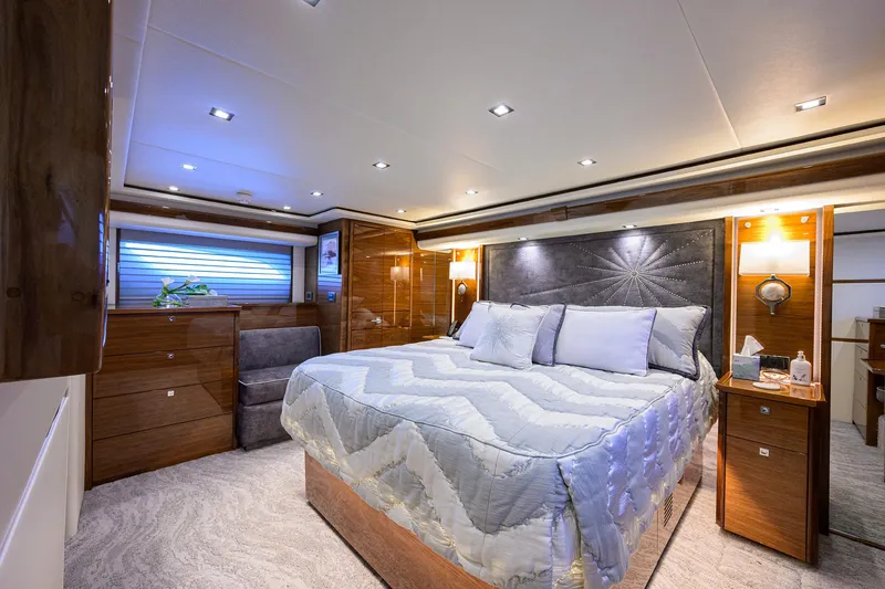 Slide: The Image of Viking 80 A SALT WEAPON - Master Stateroom Berth - 27