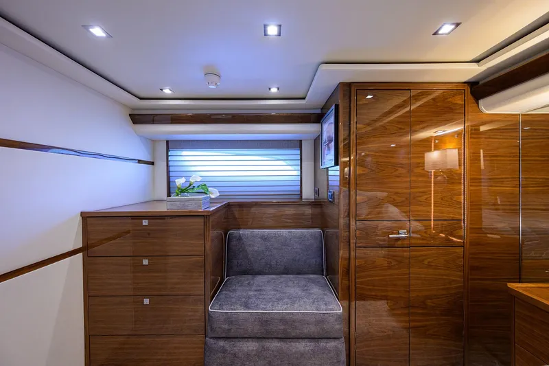 Slide: The Image of Viking 80 A SALT WEAPON - Master Stateroom - 28