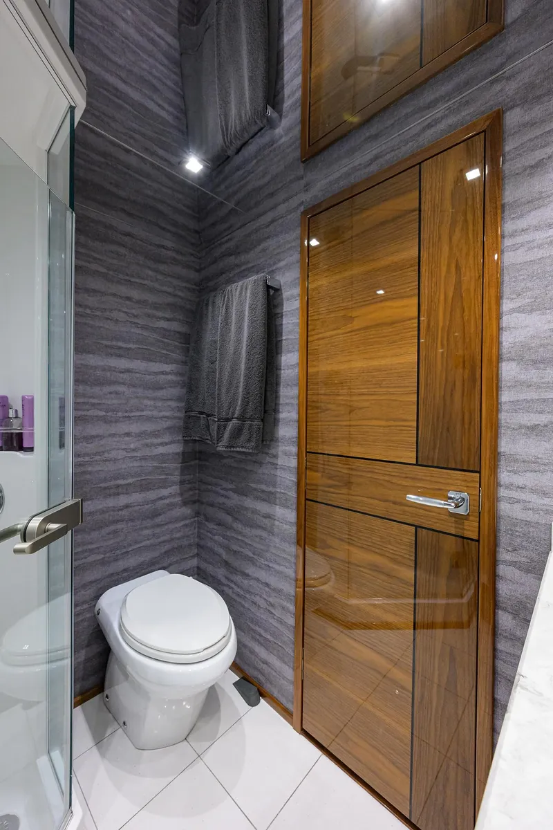 Slide: The Image of Viking 80 A SALT WEAPON - Master Head - 32