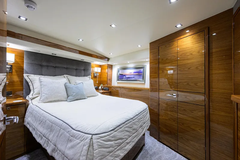 Slide: The Image of Viking 80 A SALT WEAPON - Port Guest Stateroom - 37