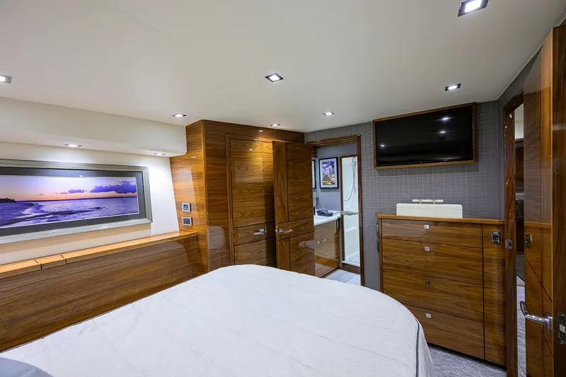 Slide: The Image of Viking 80 A SALT WEAPON - Port Guest Stateroom - 38