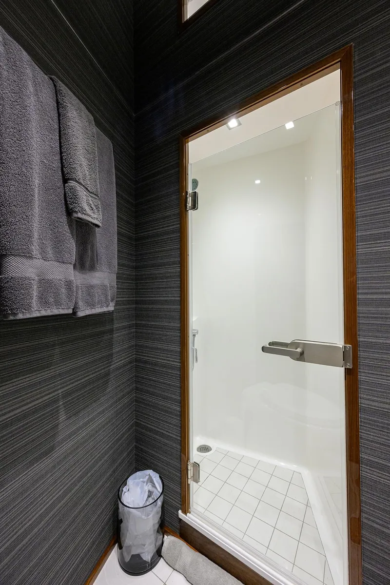 Slide: The Image of Viking 80 A SALT WEAPON - Forward VIP Head - 46