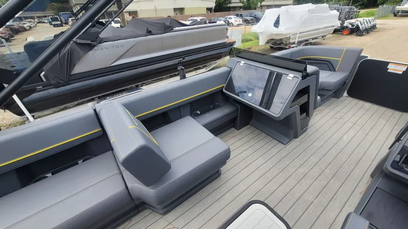 Slide: The Image of Manitou EXPLORE 22 MAX SWITCHBACK 2025 - 10