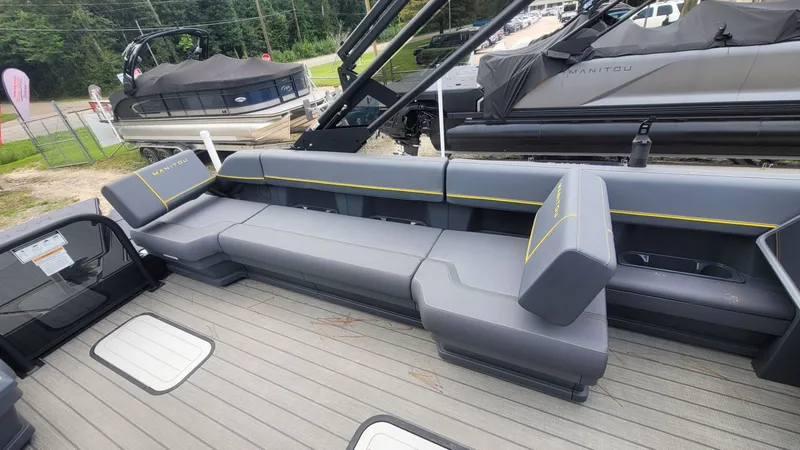 Slide: The Image of Manitou EXPLORE 22 MAX SWITCHBACK 2025 - 11