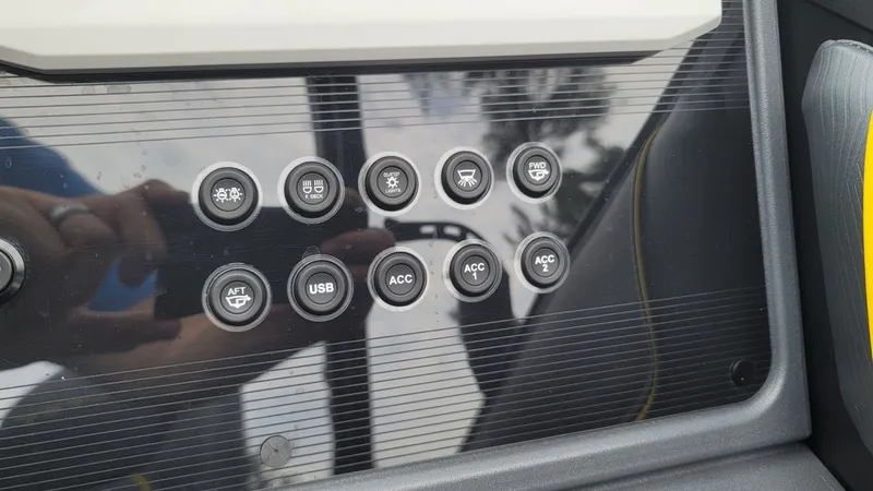 Slide: The Image of Manitou EXPLORE 22 MAX SWITCHBACK 2025 - 16