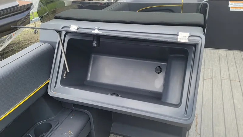 Slide: The Image of Manitou EXPLORE 22 MAX SWITCHBACK 2025 - 17