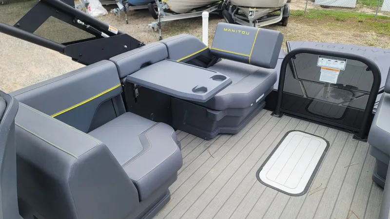 Slide: The Image of Manitou EXPLORE 22 MAX SWITCHBACK 2025 - 8