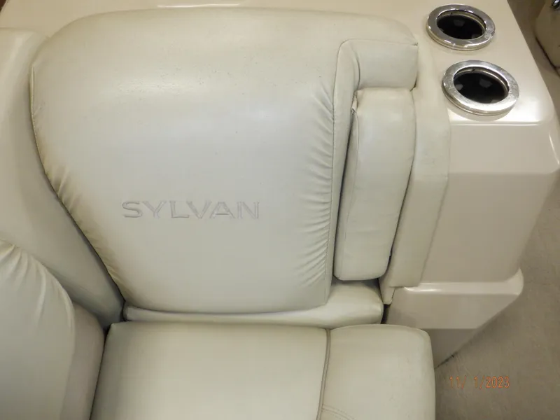 Slide: The Image of Sylvan Signature 8523 LZ 2013 boat seat with cup holders, beige upholstery. - 30