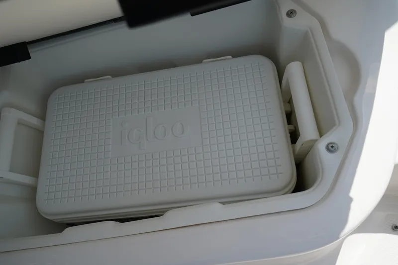 Slide: The Image of Built-in cooler on 2025 Chaparral 270 OSX boat. - 10