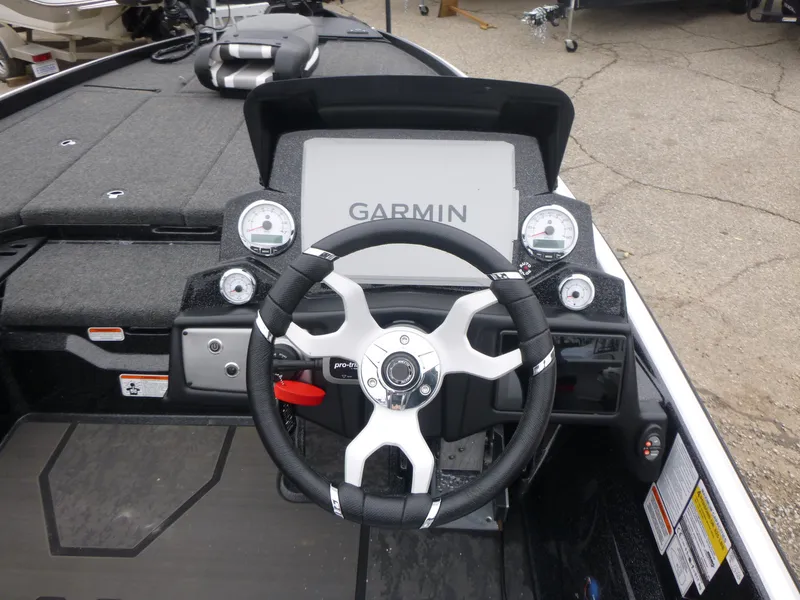 Slide: The Image of 2025 Nitro Z21 XL Pro boat dashboard with Garmin navigation system. - 5