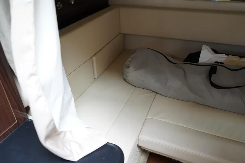 Slide: The Image of Sea Ray 330 Sundancer 2016 - 50