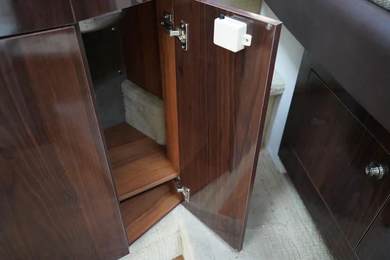 Slide: The Image of Sea Ray 330 Sundancer 2016 - 52