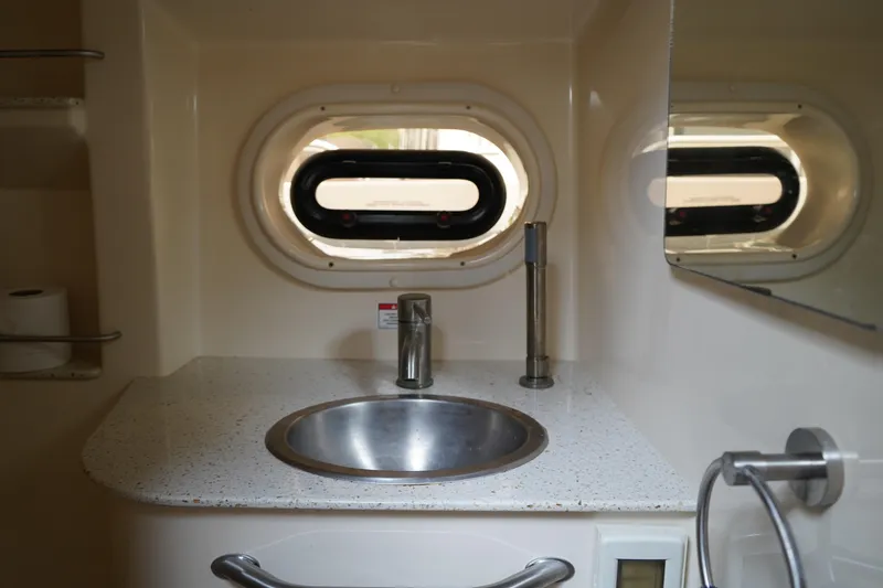 Slide: The Image of Sea Ray 330 Sundancer 2016 - 54