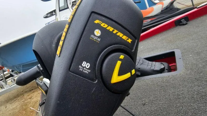 Slide: The Image of 2017 Ranger Z518 boat with Fortrex trolling motor, 80 lb thrust. - 5