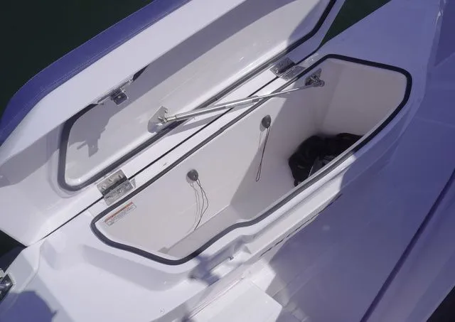 Slide: The Image of Axopar 29 XC Cross Cabin 2025 - 23