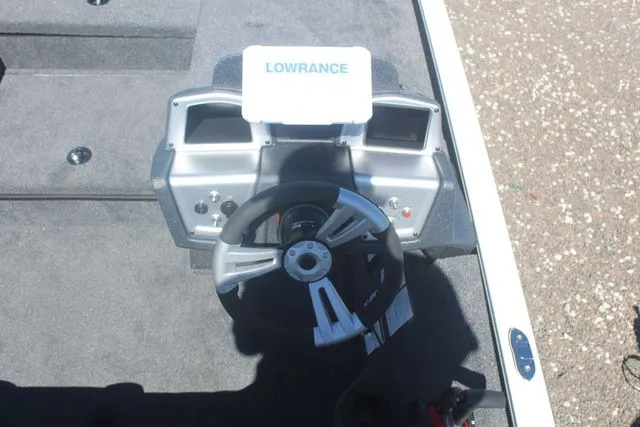 Slide: The Image of Tracker Savage 215 2025 - 10