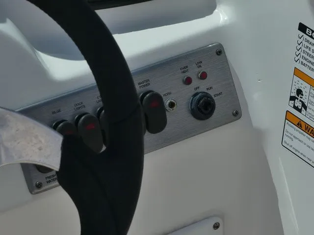 Slide: The Image of NauticStar 223 DC 2017 - 19