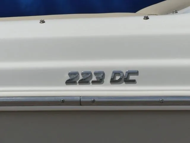 Slide: The Image of NauticStar 223 DC 2017 - 9