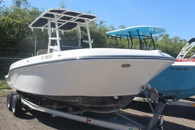 Slide: The Image of Bayliner T22CC 2021 - 3