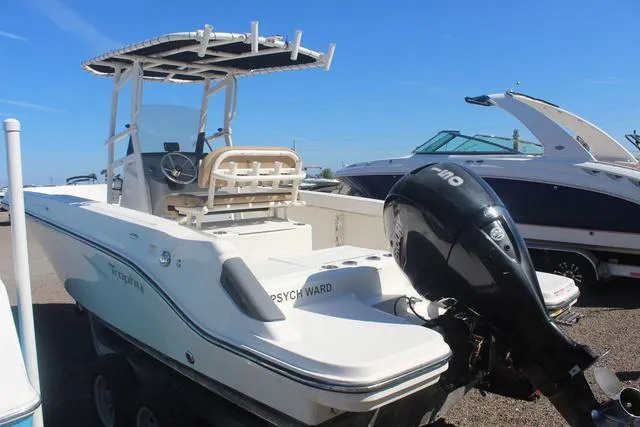 Slide: The Image of Bayliner T22CC 2021 - 5