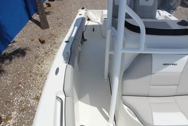 Slide: The Image of Sea Pro 219 Center Console 2018 - 19