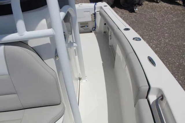 Slide: The Image of Sea Pro 219 Center Console 2018 - 20