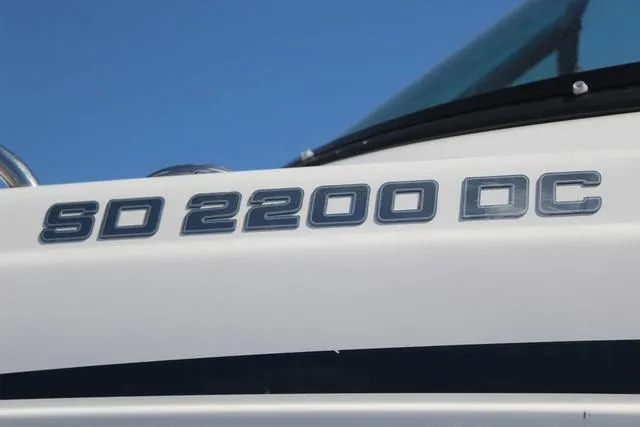 Slide: The Image of Hurricane SunDeck 2200 DC OB 2018 - 13