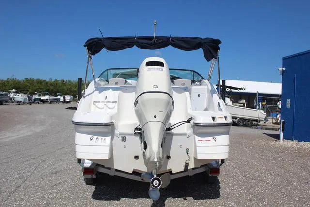 Slide: The Image of Hurricane SunDeck 2200 DC OB 2018 - 5