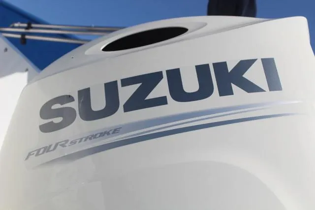 Slide: The Image of Hurricane SunDeck 2200 DC OB 2018 - 9