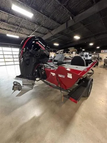 Slide: The Image of Tracker PT195XTE 2025 - 6