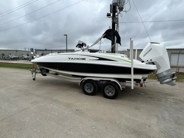 Slide: The Image of Tahoe 2150 CC 2019 - 1