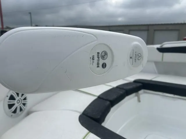 Slide: The Image of Tahoe 2150 CC 2019 - 10