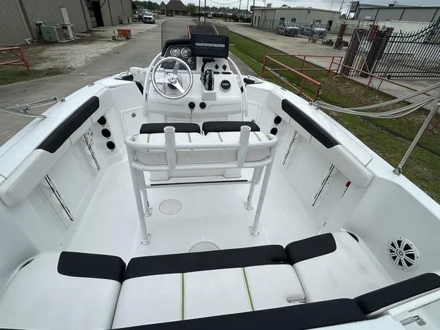 Slide: The Image of Tahoe 2150 CC 2019 - 5